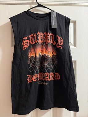 SUPPLY & DEMAND Sleeveless Graphic Tee in Black with Orange Print NWT
